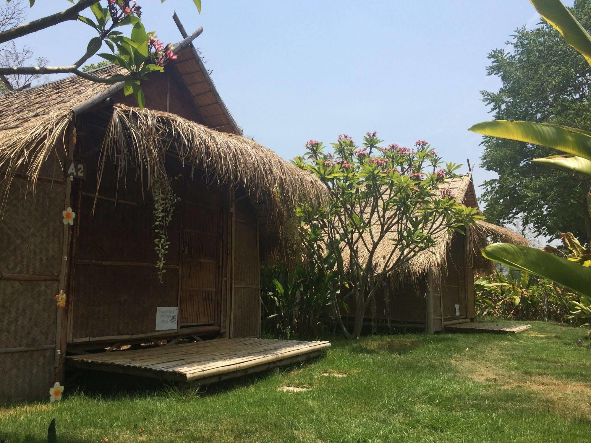 Готель Pai Bamboo Hut Екстер'єр фото